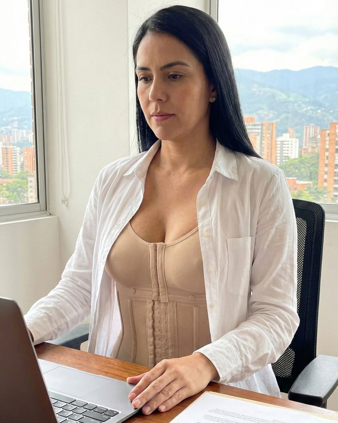 Faja Luxury Ultra Lipo® - 8 Varillas + Brasier Integrado